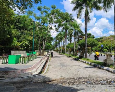 Warga Keluhkan Parkir Liar di Taman Yos Sudarso