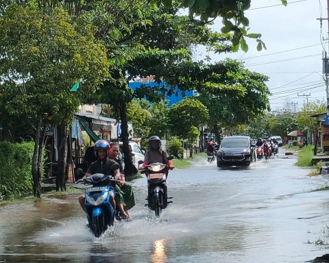 Hujan Lebat, Sampit Banjir Dadakan