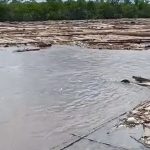 Kayu Logging PT Dwima Hantam Fasilitas Rumah Masyarakat
