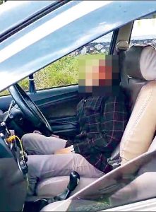 Sopir Travel Meninggal di Mobil