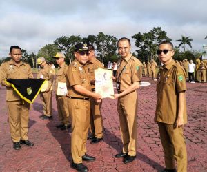 Pj Bupati Sukamara Serahkan DPA SKPD Tahun 2025