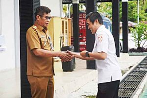 Kominfosantik Serahkan Tali Asih bagi PPNPN