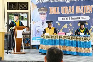 Pj Bupati Hadiri Wisuda Sekolah Lansia Uras Bajenta