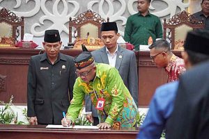 Plt Sekda Hadiri Paripurna Pembahasan Raperda APBD 2025