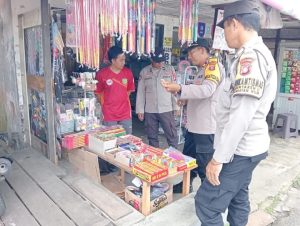 Polsek Kahayan Hilir Awasi Peredaran Kembang Api