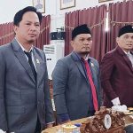Anggota DPRD Seruyan, Muhammad Yusuf (kiri) saat mengikuti Rapat Paripurna
