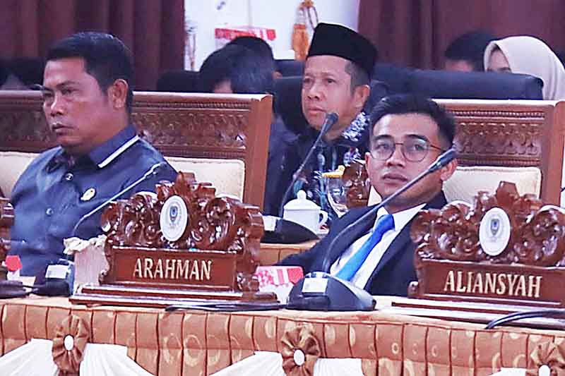 Anggota DPRD Seruyan Zulkifli Khaidir saat mengikuti rapat Paripurna
