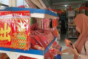 Pernak-Pernik Mulai Diburu Pembeli