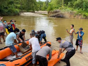 Dibunuh, Diikat, Jasad Dibuang ke Sungai