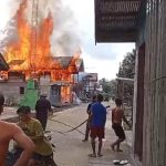 Dua Rumah di Desa Muara Sumpoi Terbakar