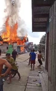 Dua Rumah di Desa Muara Sumpoi Terbakar