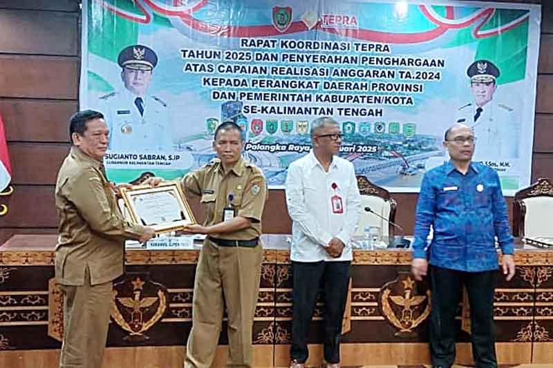 Gumas Raih Penghargaan Peringkat Tiga Realisasi DAK Nonfisik 2024