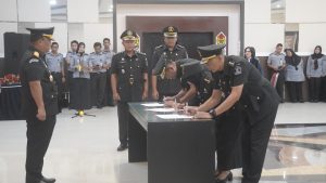 Kakanwil Kemenkum Lantik 10 Pejabat Manajerial dan Non Manajerial