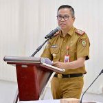 Kepala Bappedalitbang Provinsi Kalteng, Leonard S. Ampung sampaikan sambutan