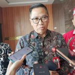 Kepala Bapperida Provinsi Kalteng, Leonard S. Ampung saat diwawancarai