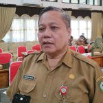 Kepala Dinkes Kotim, Umar Kaderi saat diwawancarai