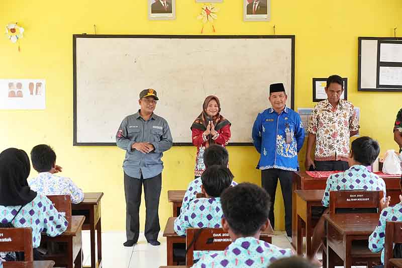 Pj Bupati Imbau Camat Pantau Layanan Pendidikan dan Kesehatan