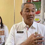 Pj Sekda Kota Palangka Raya, Arbert Tombak saat diwawancarai awak media