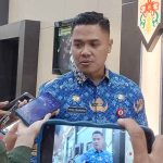 Plt Kadisdik Provinsi Kalteng, M. Reza Prabowo saat diwawancarai awak media