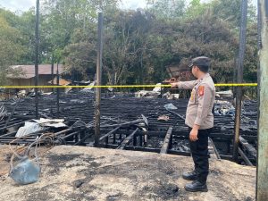 Selang BBM Bocor, Ruko Enam Pintu Ludes