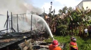 “Si Jago Merah” Ngamuk, Dua Rumah Ludes Terbakar