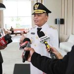 Gubernur Kalteng, H. Agustiar Sabran diwawancarai awak media