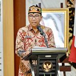 Kepala Bapperida Kalteng, Leonard S. Ampung menyampaikan sambutan Konsultasi Publik