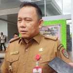 Kepala Dinas ESDM Provinsi Kalteng, Vent Christway diwawancara awak media