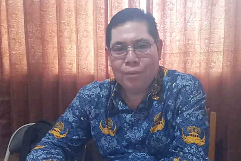 Kepala Sekolah SMA Negeri 1 Sematu Jaya, Majumuk SPd.