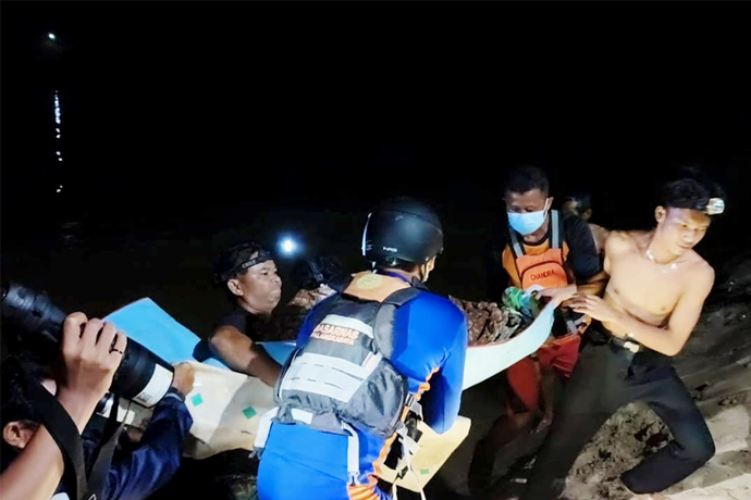 Jasad Kakak Beradik Mengapung di Sungai Mentaya