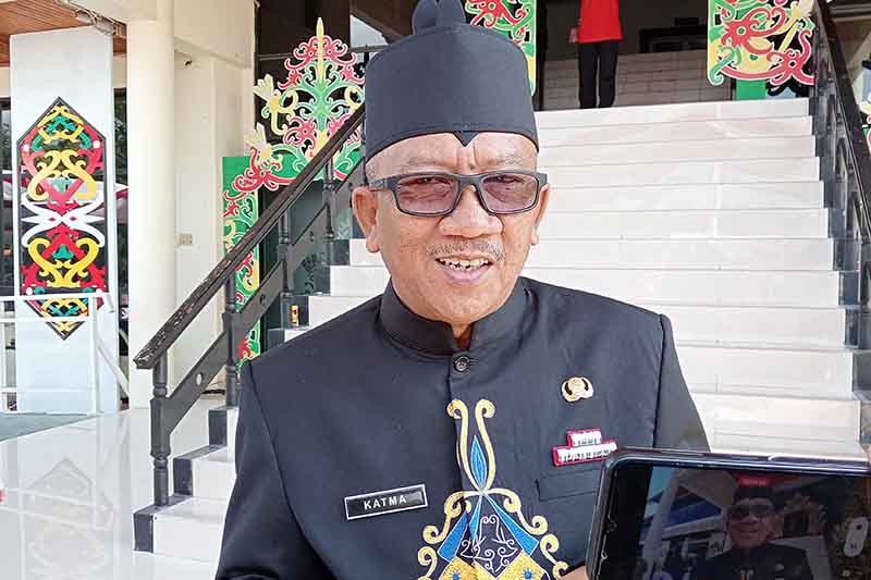 Plt Sekda Kalteng, Katma F Dirun diwawancara awak media