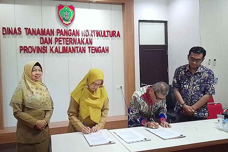 Teken Kontrak Kerjasama Konstruksi Cetak Sawah di Sebangau Kuala