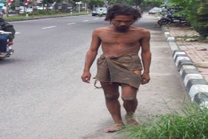 Pria Tanpa Busana Bikin Resah Warga Lamandau