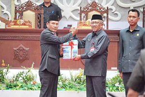 Berita Acara LKPJ Gubernur Diteken