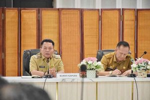 Bupati Pimpin Rapat Perdana