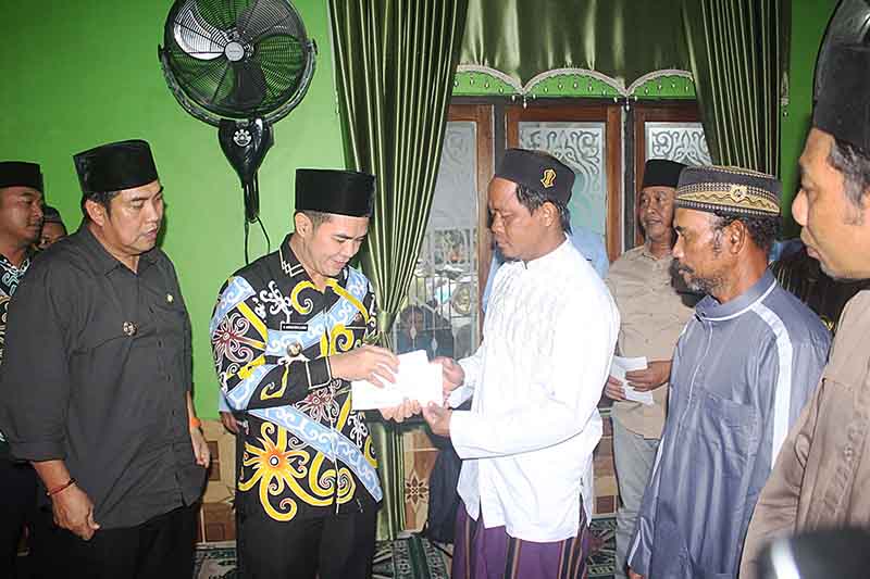 Bupati Pulpis Safari Ramadan di Masjid Al Hijrah Desa Parahangan