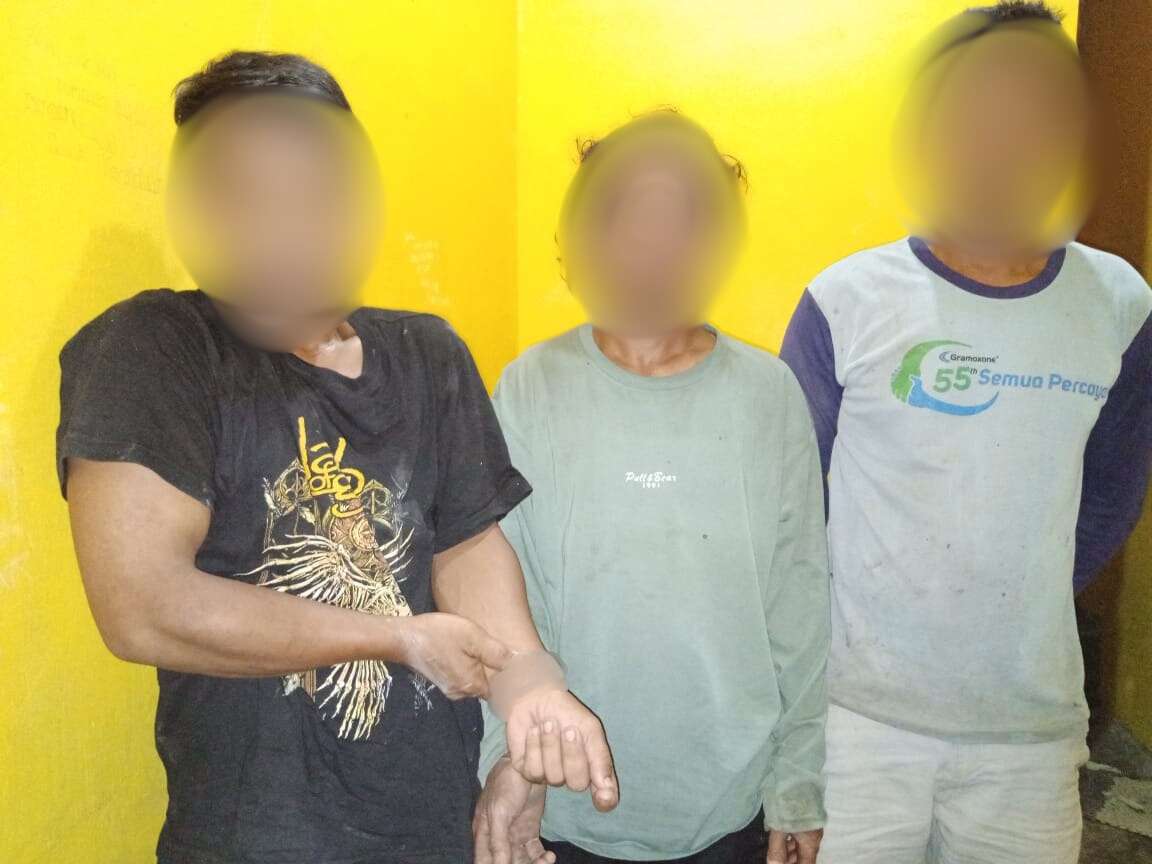 Curi Sawit, Tiga Pria Diamuk Massa