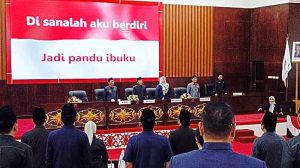 Dengarkan Pandangan Fraksi Terhadap Tiga Raperda Usulan Eksekutif