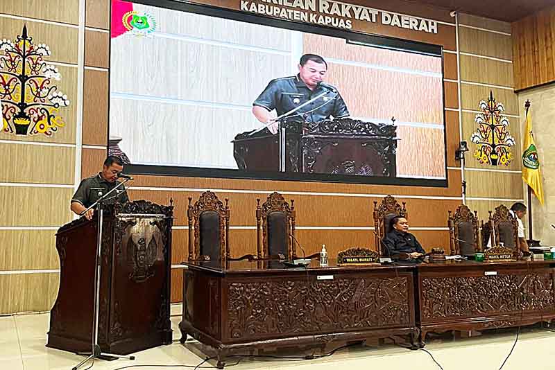 Dewan Gelar Paripurna Mendengarkan Jawaban Eksekutif