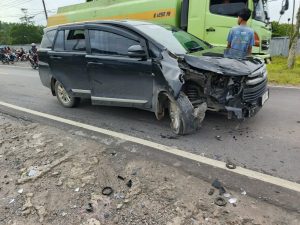 Ditabrak Mobil Pemotor Meregang Nyawa