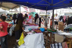 Hari Pertama Puasa, Pasar Ramadan Dibuka