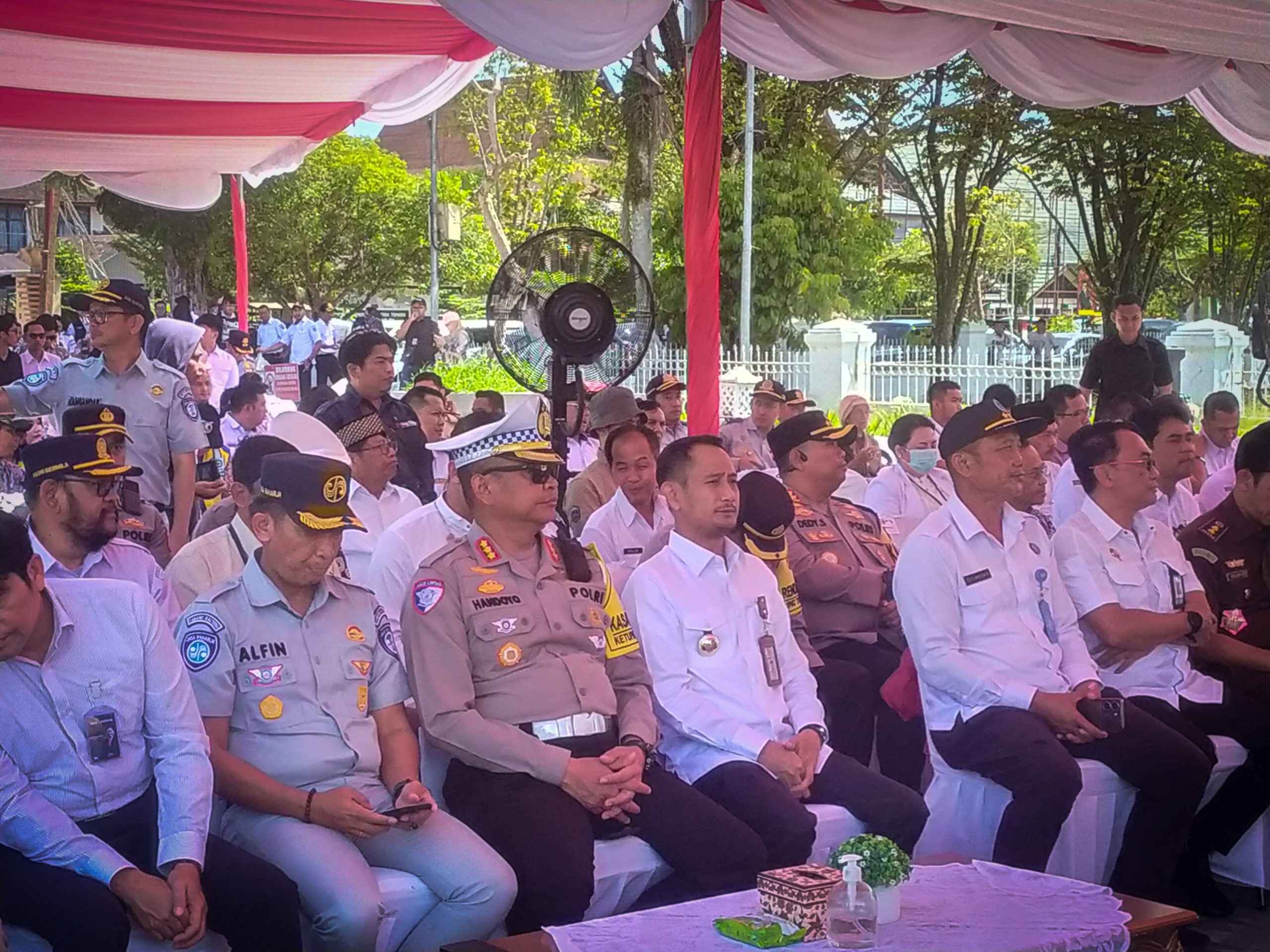 Wali Kota Palangka Raya Hadiri Pelepasan Keberangkatan Peserta Mudik Gratis