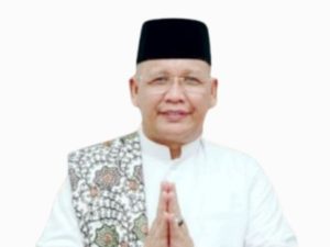 Jangan Mendewa-Dewakan Harta dan Jabatan