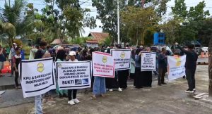 Kelompok Aktivis Gaungkan Diskualifikasi Paslon No 02