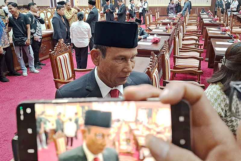 Ketua DPRD Kalimantan Tengah, Arton S. Dohong, ketika diwawancarai awak media