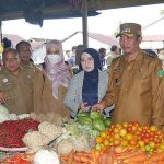 Pantau Kenaikan Bahan Pokok, Bupati Sukamara Sidak Pasar Saik--