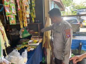 Pria Tak Dikenal Curi Tas Penjaga Warung saat Tertidur