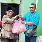 Ratusan Petugas Lapangan Terima Bantuan Bahan Pokok dari DLH Kotim