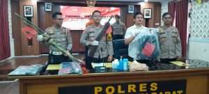 Rusak Kantor Desa hingga Tembak Polisi, Pelaku Diringkus!