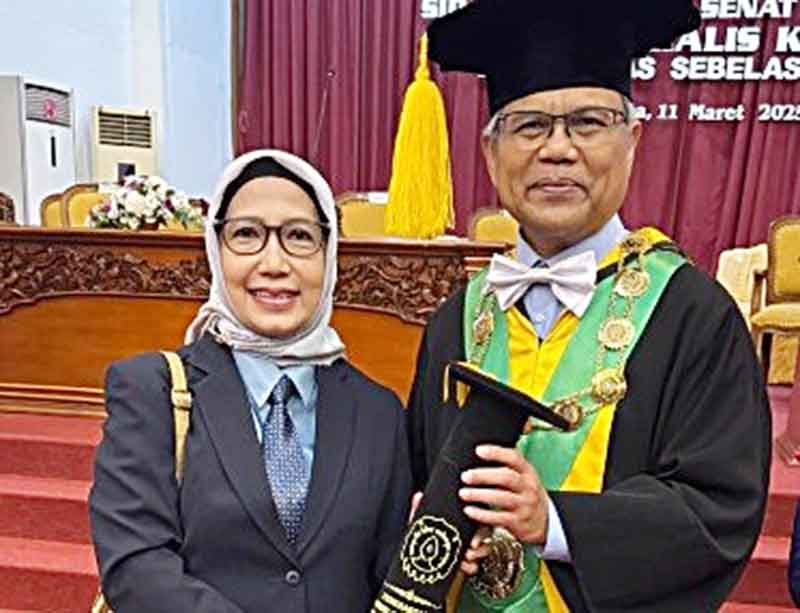 Sunarti Raih Penghargaan UNS Award di Sektor Pertanian
